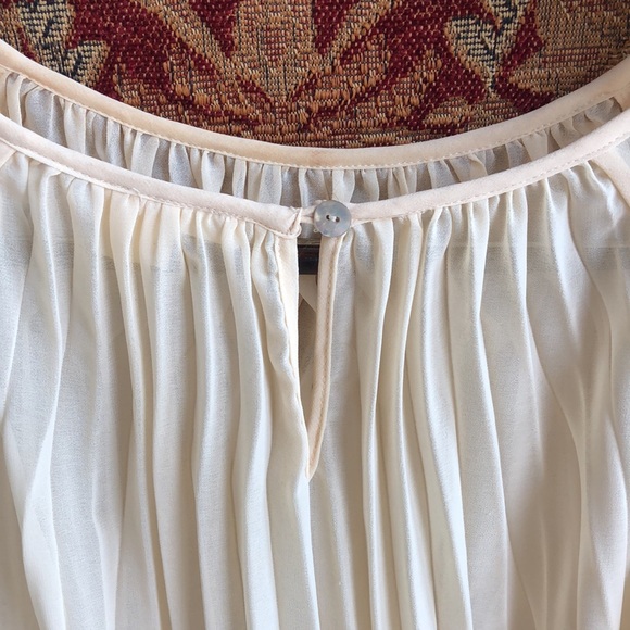 Anthropologie size S chiffon pleated flutter sleeve top - Picture 5 of 5